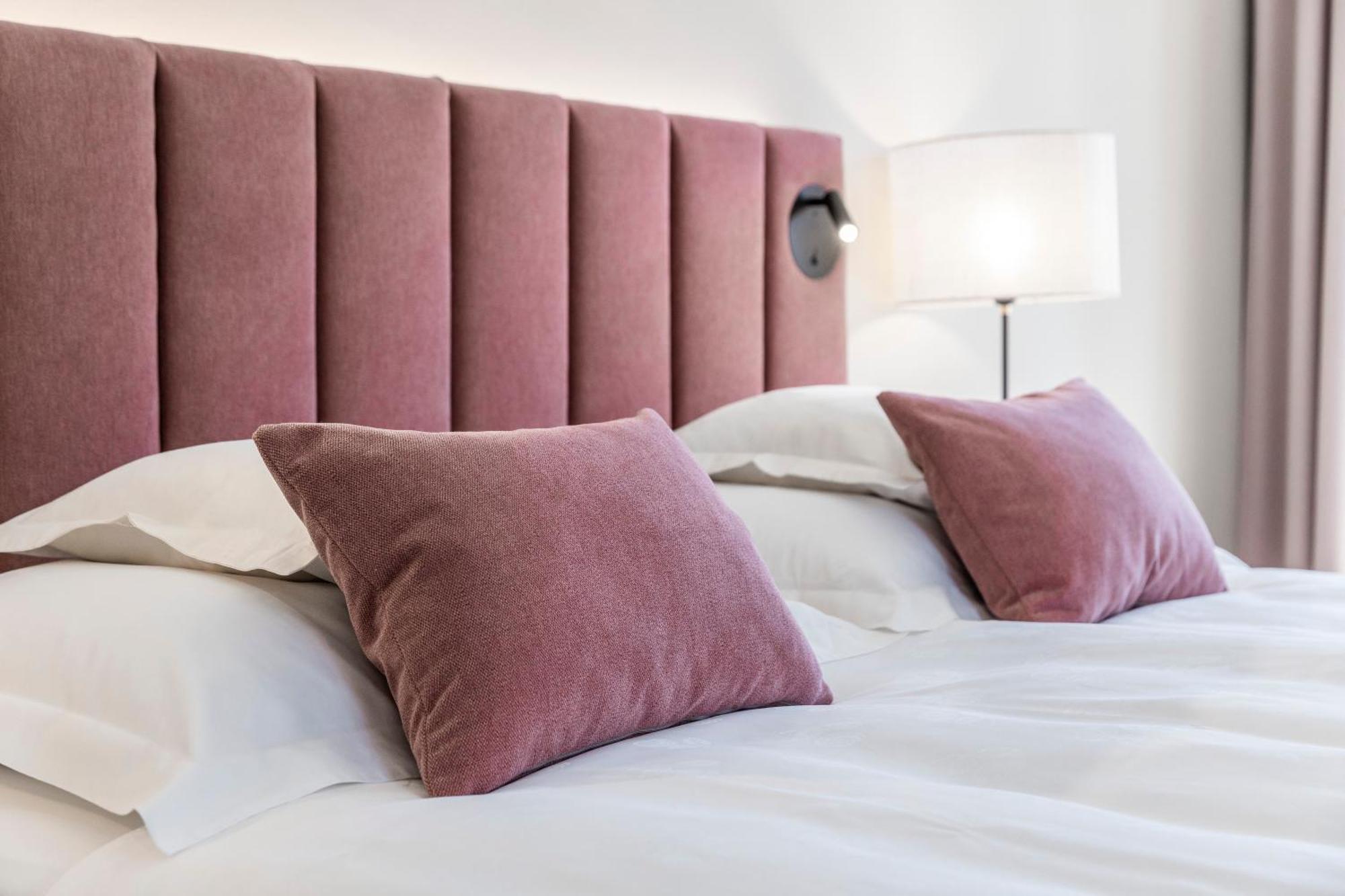 Hotel Pienzenau Am Schlosspark Merano Rom bilde